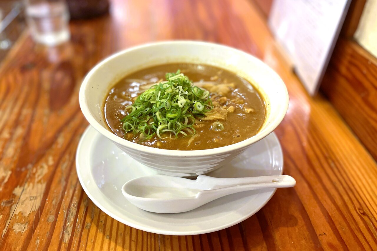【天満・ランチ】南森町でカレーラーメンの誘惑「ミスターパピー」
