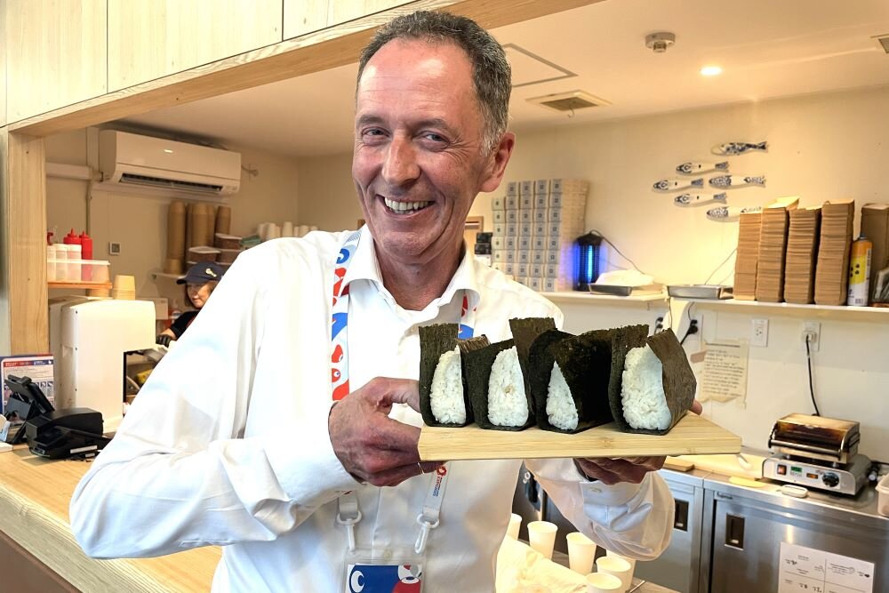 監修は総領事、万博・オランダ館の人気メニュー「おにぎり」