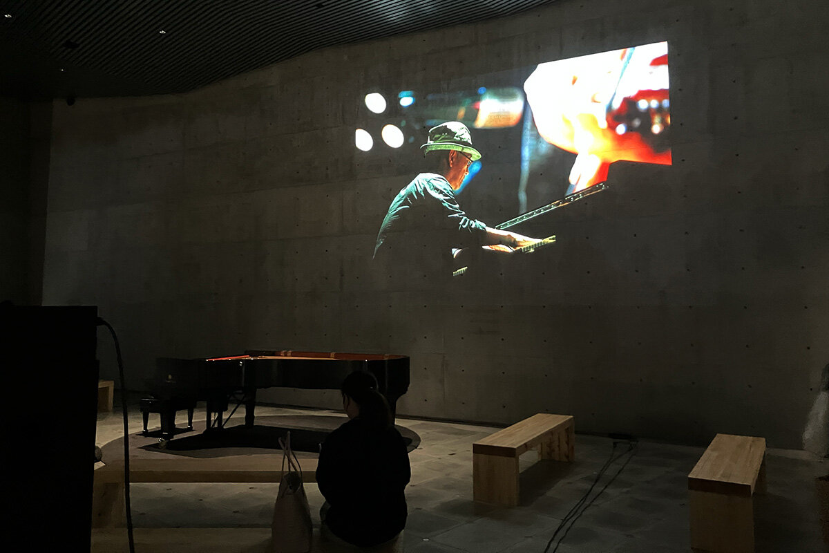 天才音楽家・坂本龍一を作った「プロセス」、その一端を知る企画展が大阪で開幕 