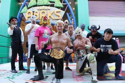 なんばの屋外に実物大リング、爆笑と迫力の大阪プロレスを無料で観戦