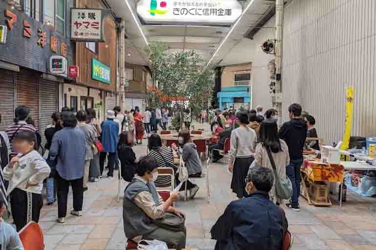 和歌山市内がフェス会場のように変貌、さまざまなイベントを巡る回遊型プロジェクト