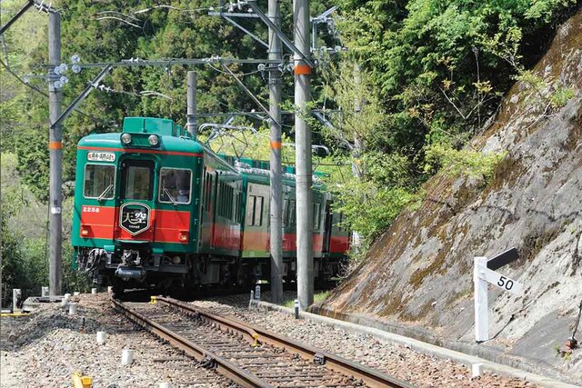 南海・高野線の名物列車「天空」が現役引退、新たな観光列車が