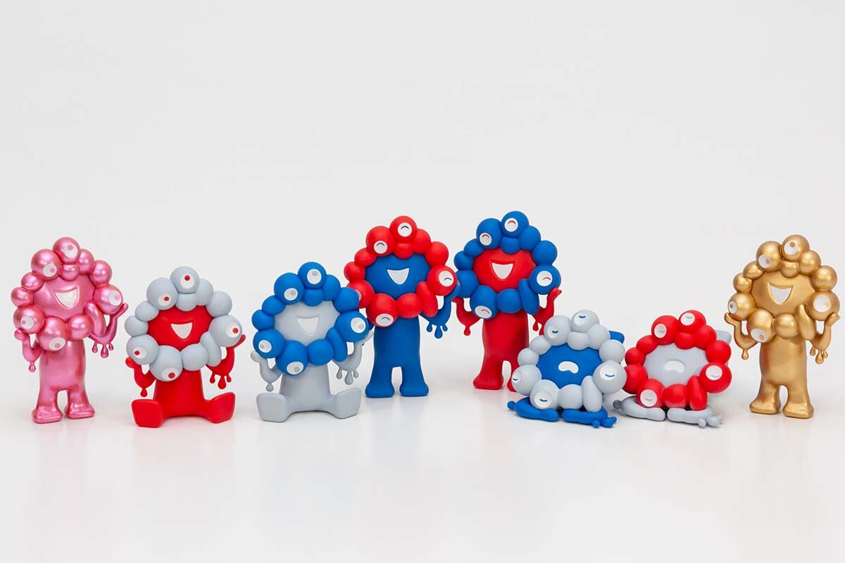 ミャクミャクフィギュアが展示、11月に大阪・関西万博の会場内ストアが移転オープン
