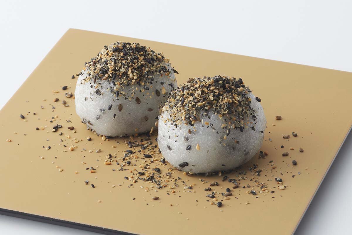 “ごまの日”に「たねや」コラボの限定ごま大福、京都のごま油屋の職人技が光るすりごま
