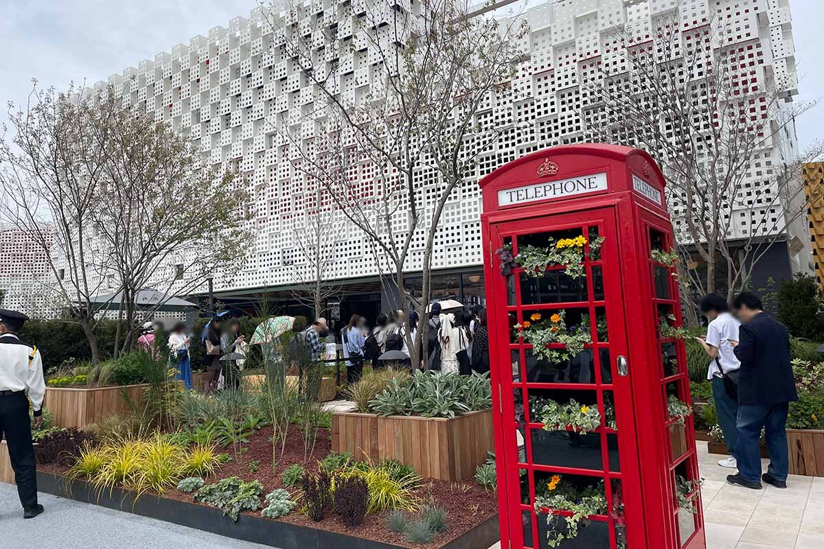 英国館の電話ボックスやフィリピン館の壁面ベンチなど移設、大阪・関西万博の展示物13点