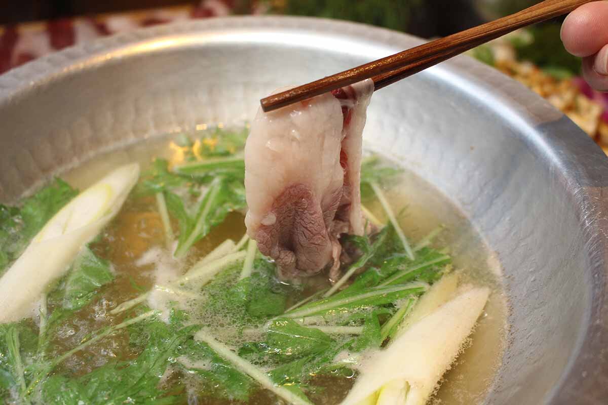 大阪・心斎橋でクマ肉を食べるメニュー登場、ジビエ料理店が「わずかでも協力できれば」と冬季限定