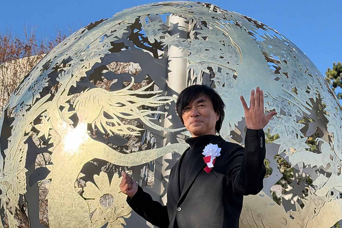 大阪・関西万博のモニュメント“いのち球”が万博公園に移設、河森氏「本当に残せてよかった」