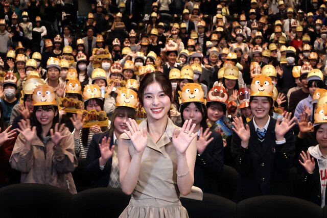 芳根京子が大阪で明かした“関西人仰天あるある”映画『私がビーバーになる時』【舞台あいさつレポート】