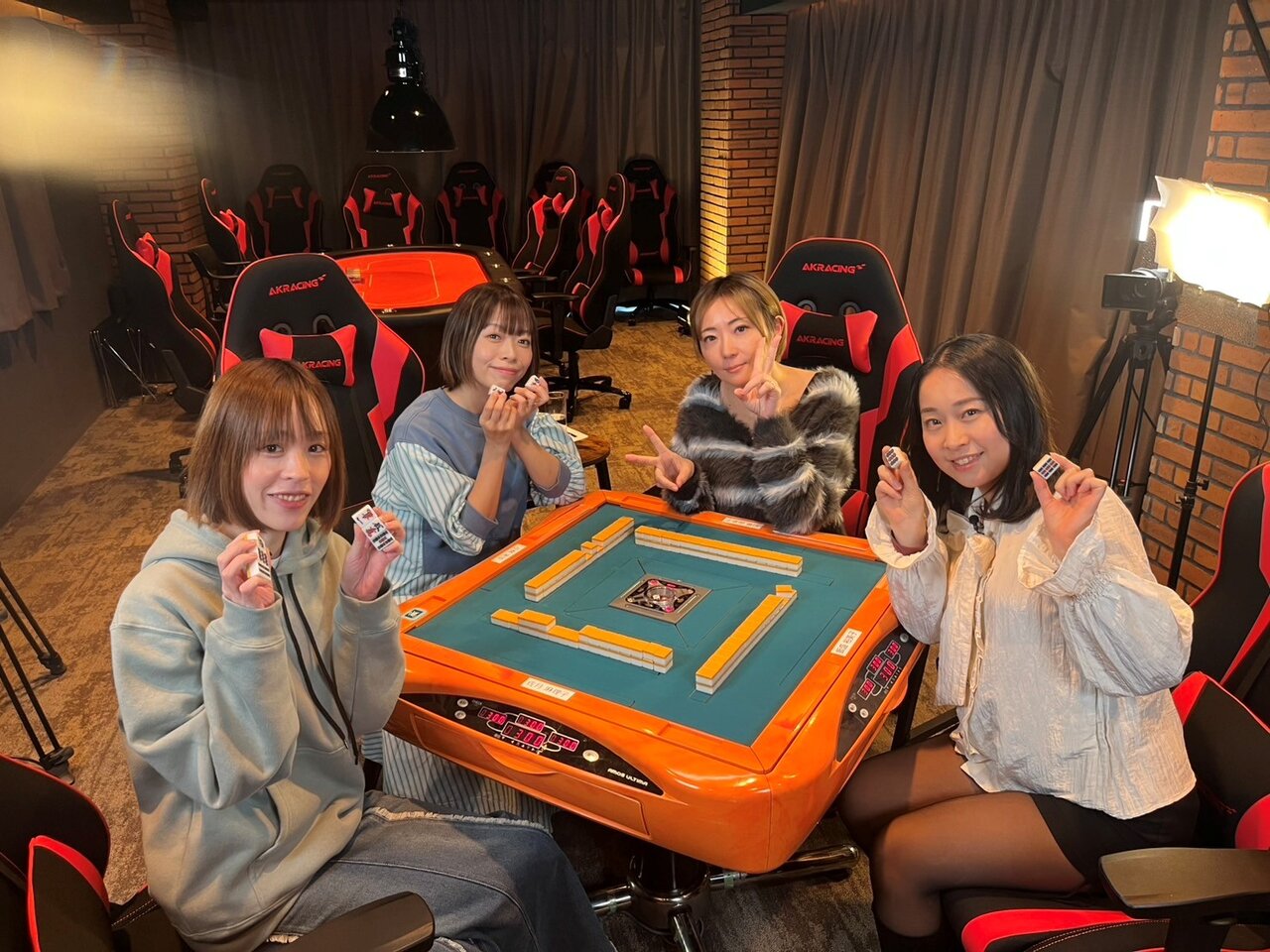 “クズ男”とのあり得ないエピソードの数々を,愛に縛られる女流プロ雀士たちが語り尽くす