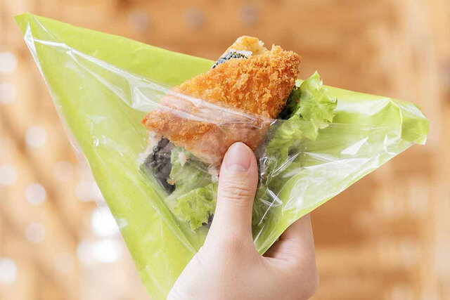 行列の万博限定メニュー「ワンハンドBENTO」が1日限りの復活、大阪・万博記念公園の1周年イベントに出店