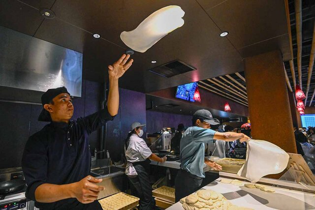 【大阪・阿倍野】万博メシなどの写真で振り返る大阪・関西万博、会場で使われた展示物の展示も