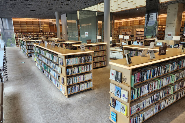 【2026年最新】「涼」と「知」を求めて、夏のおでかけは図書館へ！ 入館無料、兵庫・神戸のおすすめ図書館4選