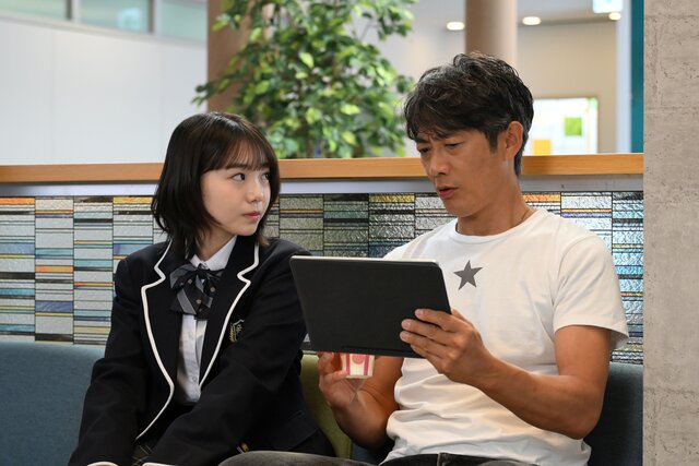 生徒達から“低評価”の嵐で鬼塚（反町隆史）が早くも解雇の危機!? “高評価”の交換条件で「マスゲーム部発足」を持ちかける 女子生徒・伊藤結（稲垣来泉）は、鬼塚の救世主となるのか…!?