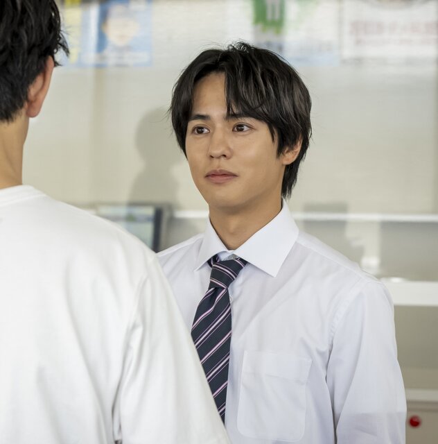 “愛され後輩刑事”役・奥野壮「重大な事実が今夜、明かされます」横山裕主演ドラマ『今夜もシリアルキラーと待ち合わせ』今夜第10話