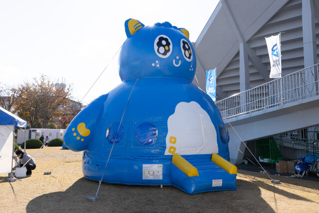 【大阪・枚方】樟葉駅前に大阪ブルテオンの選手が登場！9月27日に子ども向けバレー教室、パピネスふわふわも