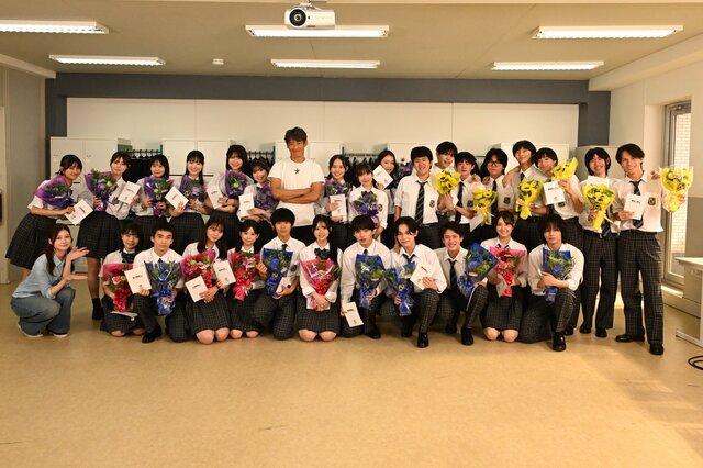 『GTO』今夜10時よりついに最終回！ “グレートティーチャーとは何か”という 妻・あずさ（松嶋菜々子）からの問いに鬼塚が導き出した答えとは!? そして、反町隆史、生見愛瑠、１年B組生徒キャスト28名が万感のクランクアップ！  