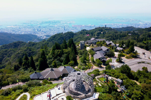 【兵庫・六甲山】豊かな自然と隠れ家グルメ、アート作品まで…六甲山エリアを巡る「秋のお散歩」
