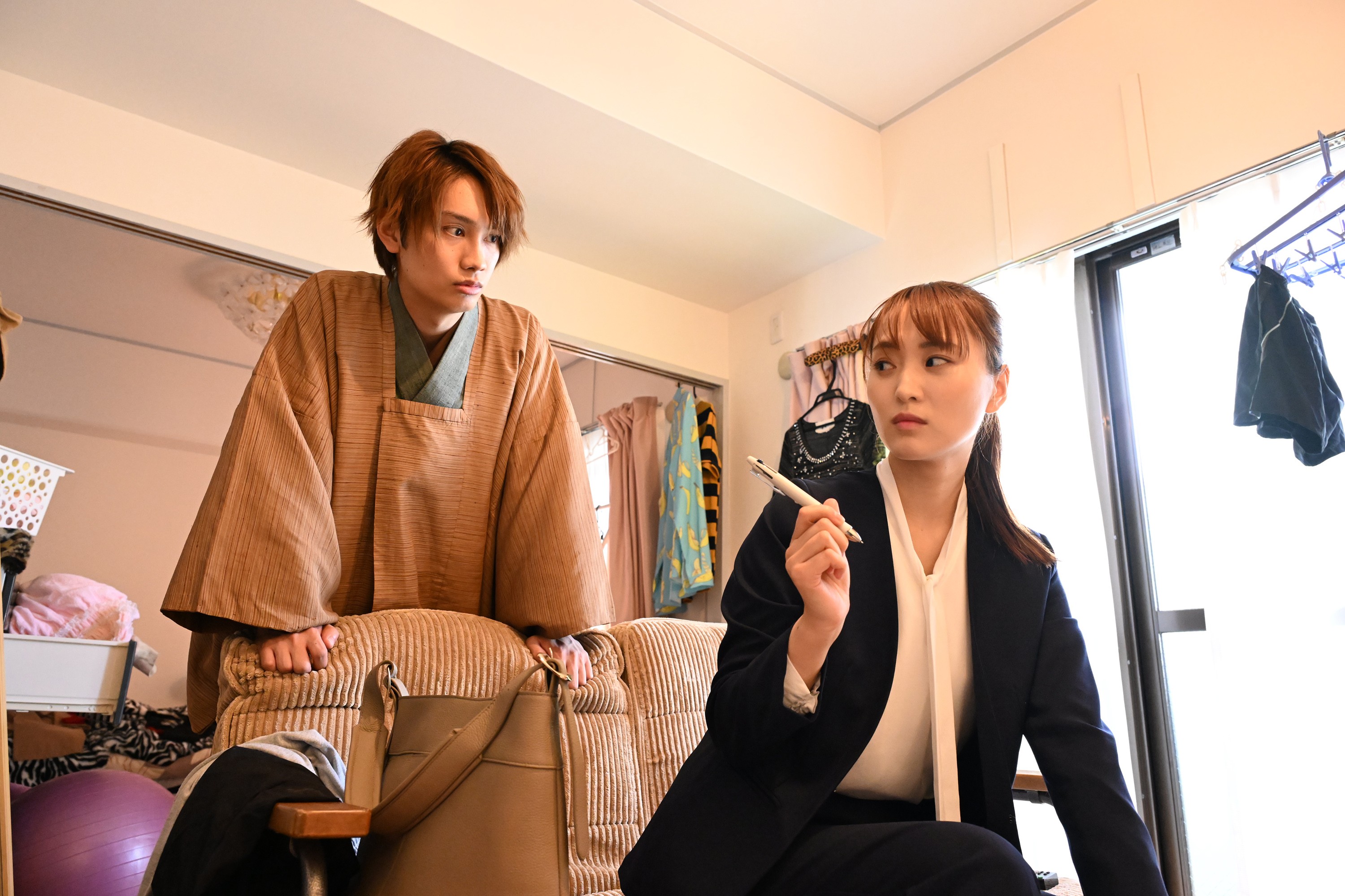 『ロンダリング』３話　蒼沢夏凜（菅井友香）、緋山鋭介（藤原丈一郎）