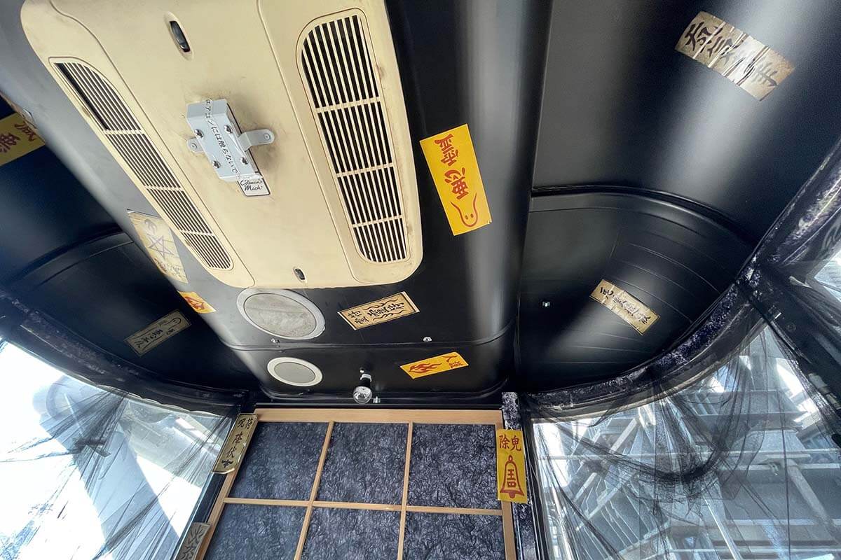 空調完備なので、猛暑でも涼しく体験できます