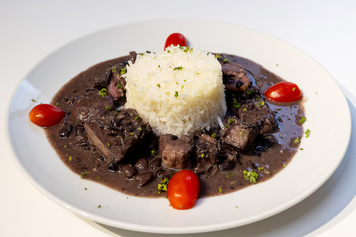 黒豆のシチュー「FEIJOADA（フェイジョアーダ）」（2,150円）