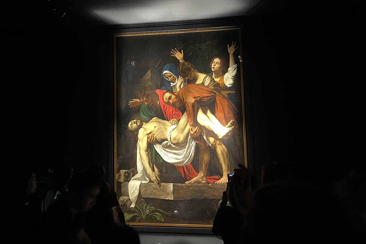 イタリア館に展示されているカラヴァッジョの「キリストの埋葬」