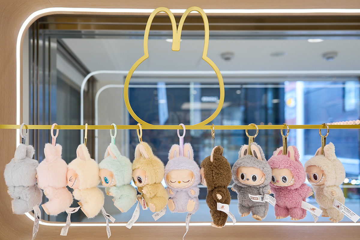 カラフルな「LABUBU（ラブブ）」に会える「POP MART 大阪なんば店」（2025年・大阪市中央区）