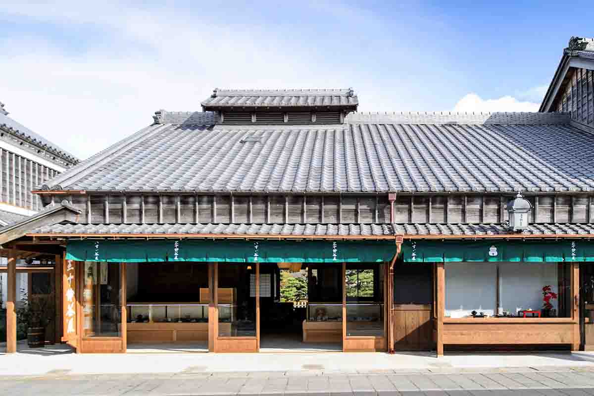 伊勢おはらい町にある「五十鈴茶屋本店」の外観