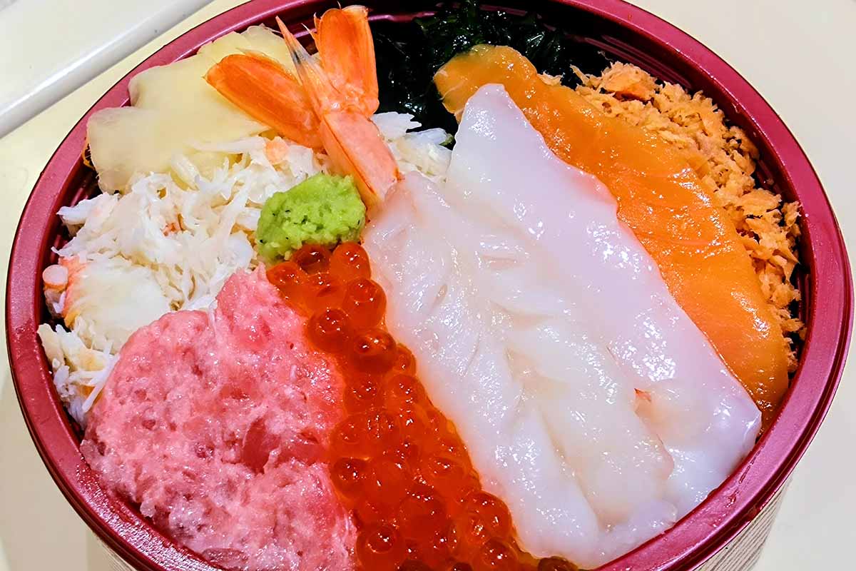 「椀屋」の日替わり海鮮丼（1,080円、各日販売予定数30、10/22〜24・27）