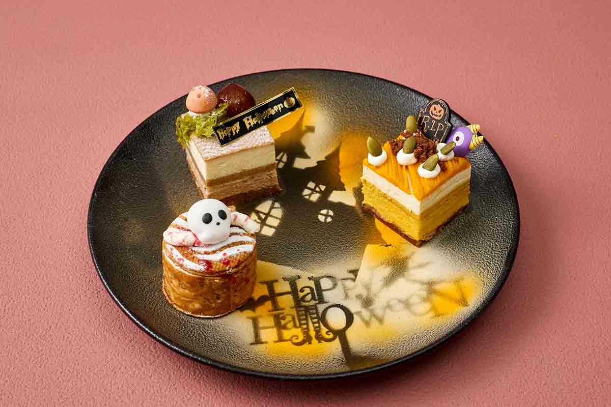 プチスイーツ3種が楽しめる季節のスイーツプレート、10月はハロウィン仕様に変身（ホテルグランヴィア大阪）