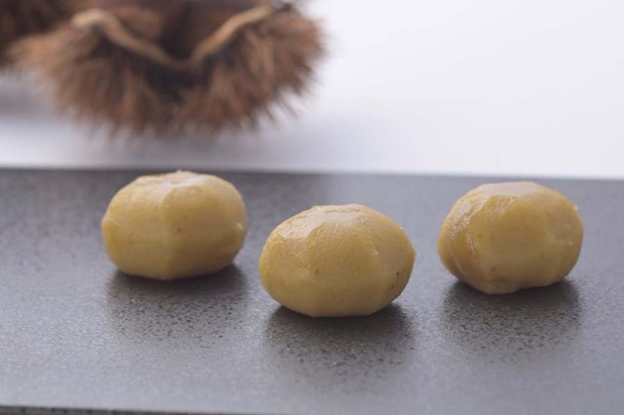 「赤福」の「燦SUN マロン餅」（1,200円）