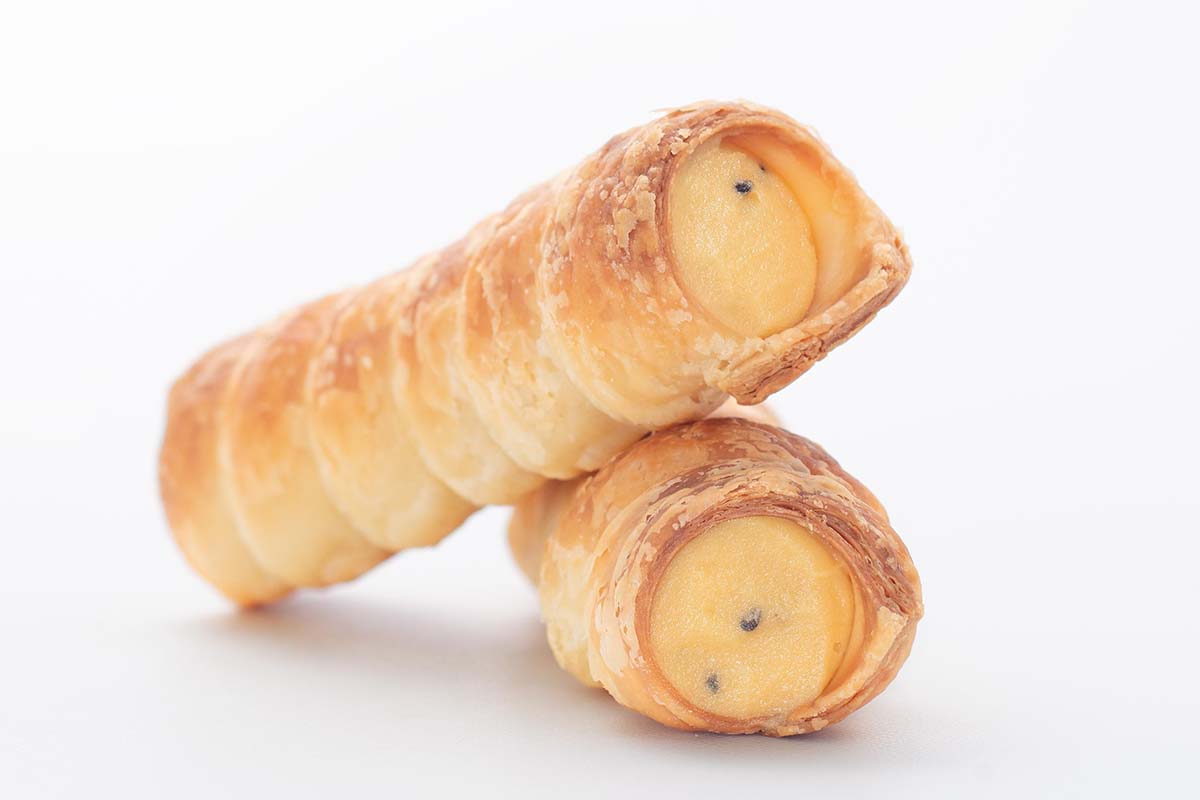 「赤福 五十鈴茶屋」の「さつま芋コルネ」（350円/個）