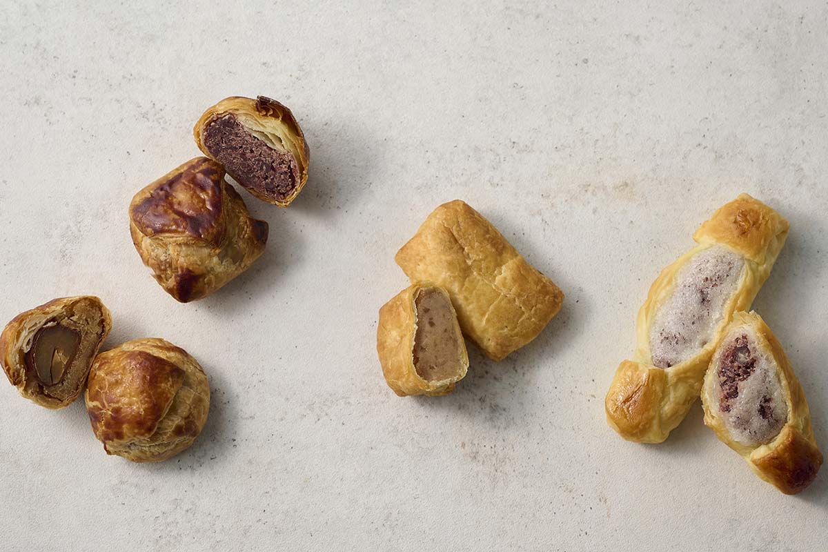 左から「加賀菓子処 御朱印」の「和ふぅパイ栗」（270円）、「和ふぅパイ小豆」（216円）、「一六本舗」の「クルミーユ」（152円）、「明正堂」の「餅あんパイ」（324円）