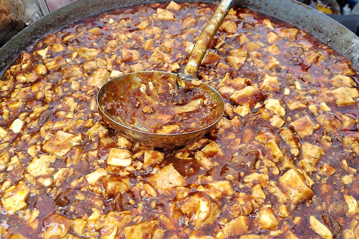 ラー油と麻辣にしびれる麻婆豆腐などの四川料理が食べられます