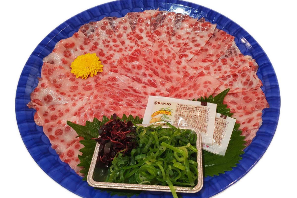 「ひげ川」ナガスクジラ赤身(100gあたり)864円