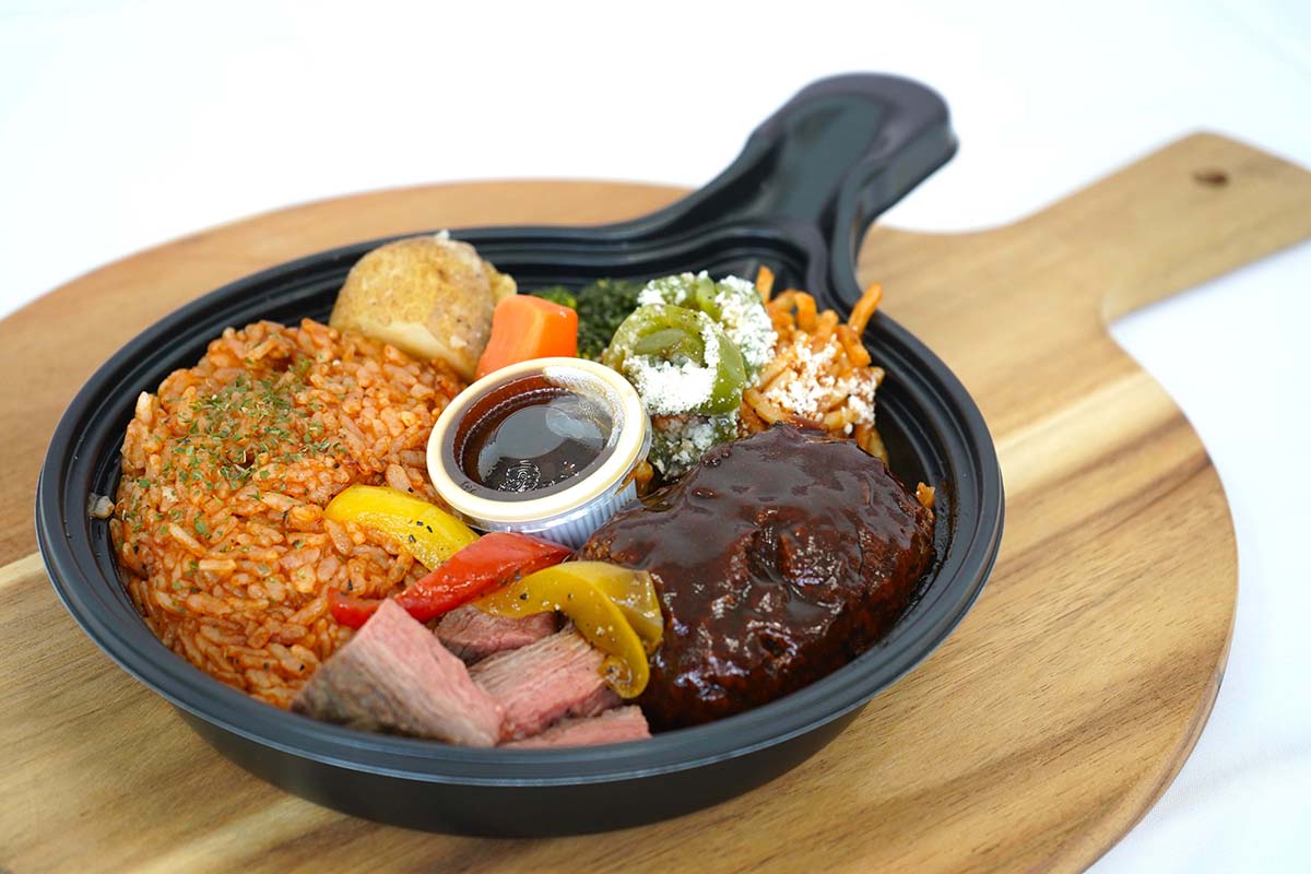 「つの田の牛めし」大人向けお子様ランチプレート(1人前)1,296円