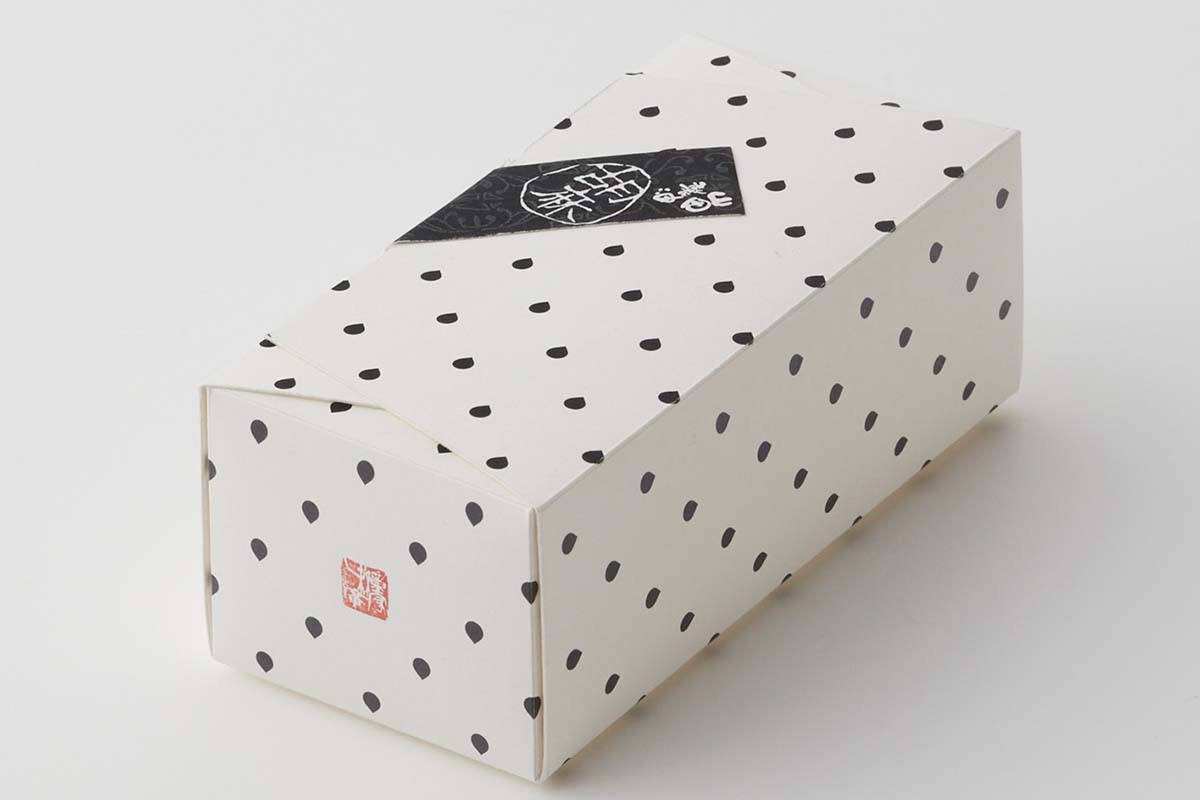 山田製油×たねや ごま大福のパッケージ