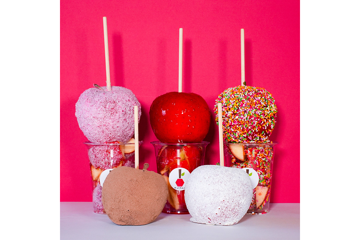 左奥から時計回りに、いちごみるく、プレーン、カラフルチョコ、ホワイトチョコ、シナモン