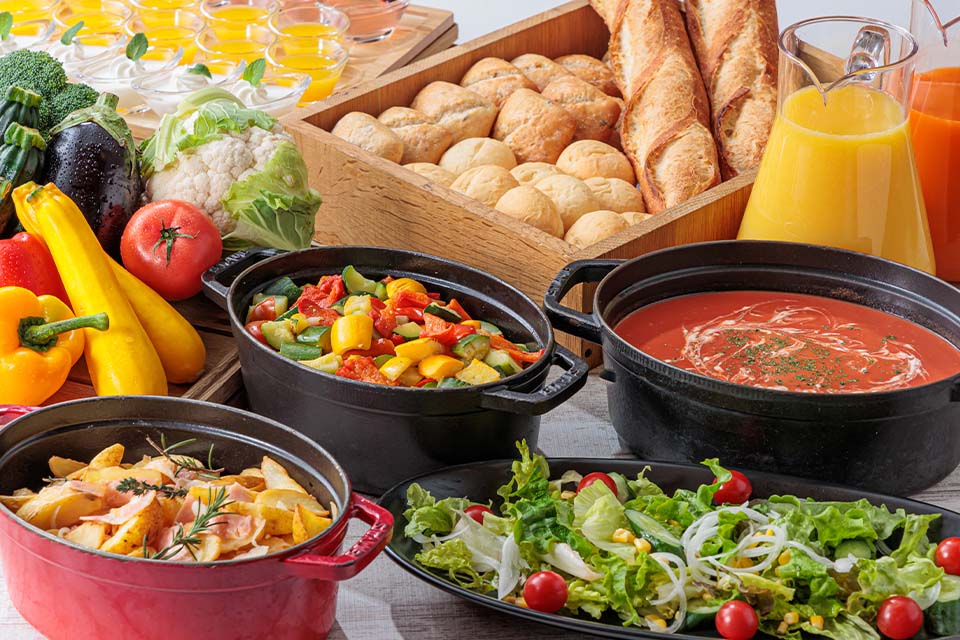 ブッフェコーナーにもさまざまな料理がスタンバイ