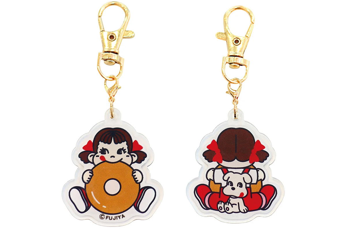 「ペコちゃんmilkyドーナツアクリルチャーム」の表・裏デザイン（550円・税込）