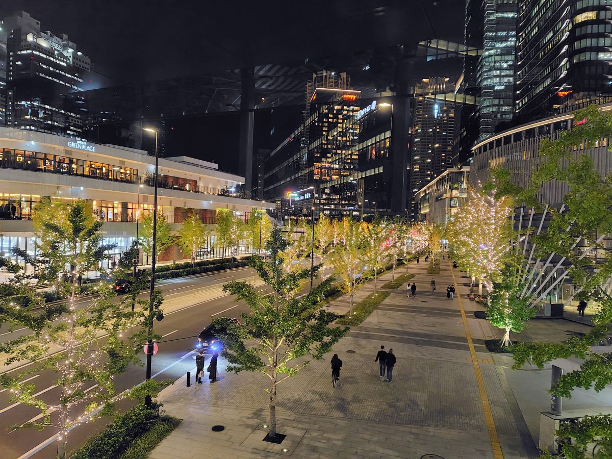 過去最多の約48万球へとスケールアップしたイルミネーション（11月６日撮影、うめきた）