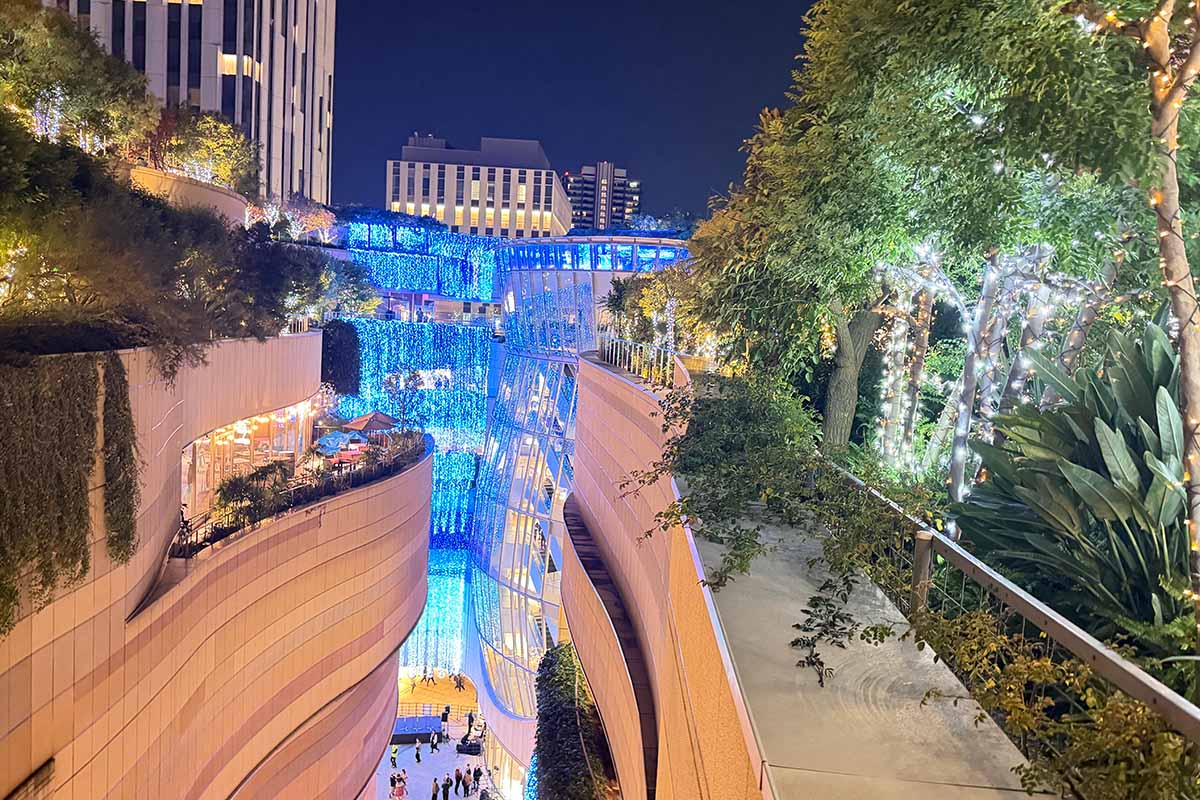 8階から見下ろした「なんば光旅」のイルミネーション