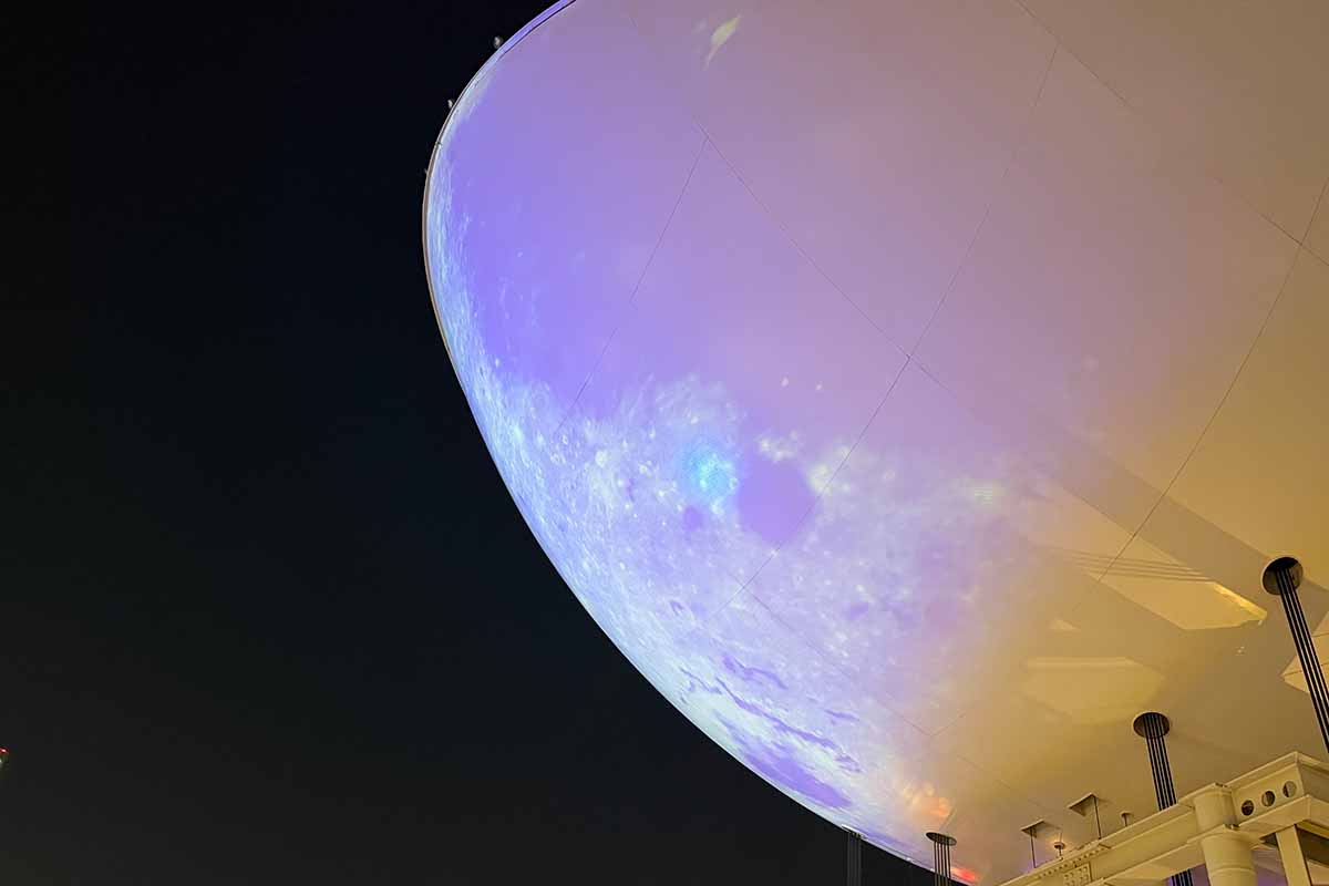 なんばパークス8階「パークスムーン」