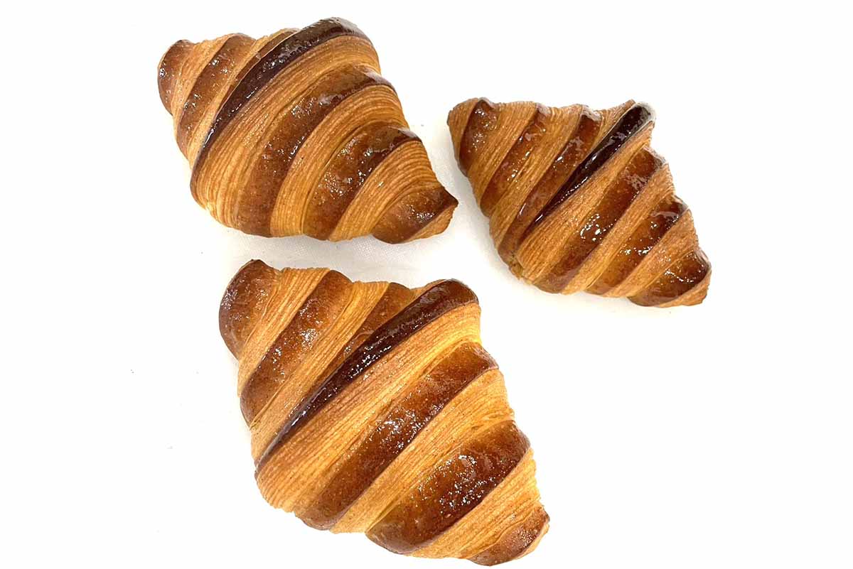 千葉の「Pain Floraison」より、クロワッサンバニーユ（454円）