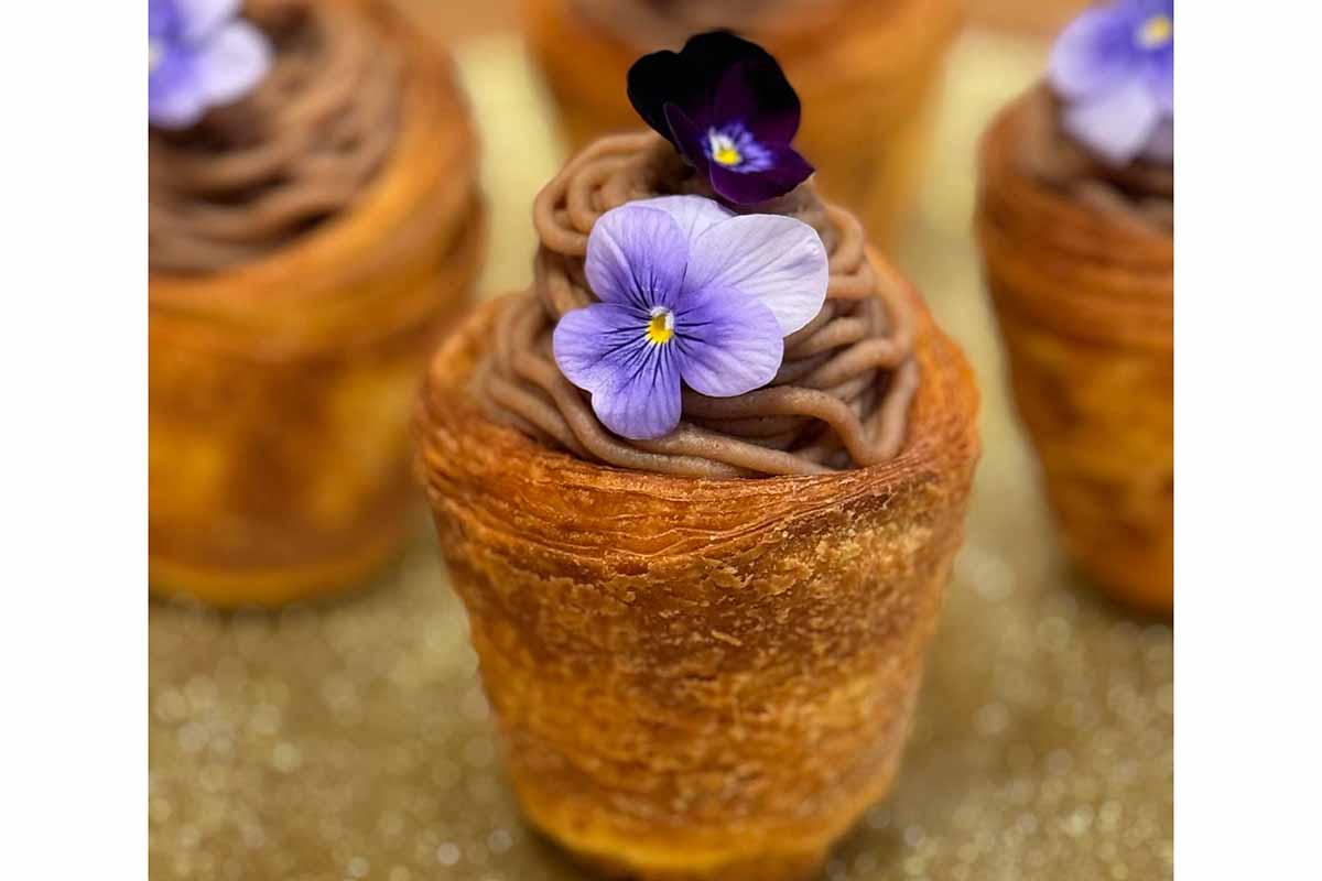 「ブーランジェリー・フリアンド」と「セイイチロウニシゾノ」のクロワッサンモンブラン（690円）販売：11月29日（土）・30日（日）