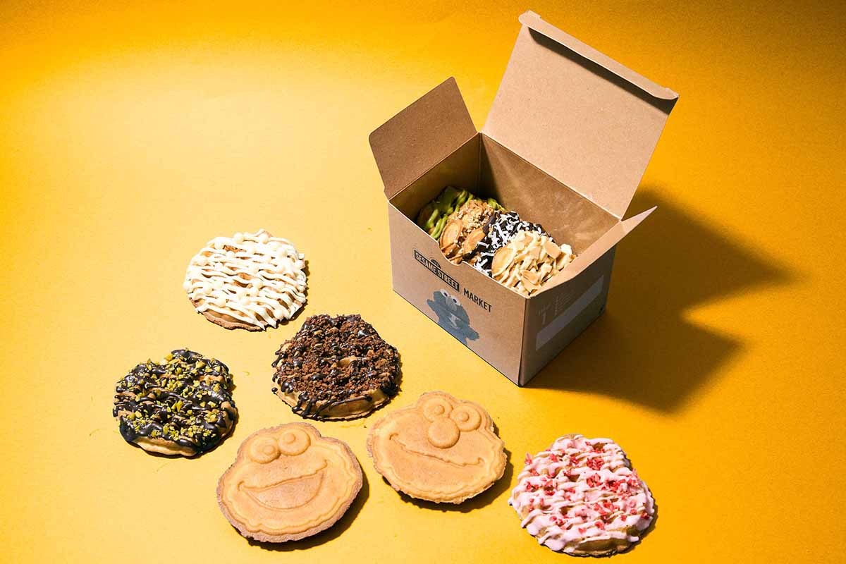 「セサミストリートマーケット 阪神梅田本店」のテイクアウト限定、メリカンミニワッフル（4個入り980円）