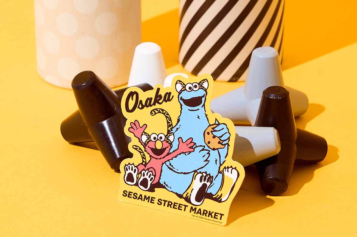「セサミストリートマーケット 阪神梅田本店」の限定グッズ、ステッカー440円