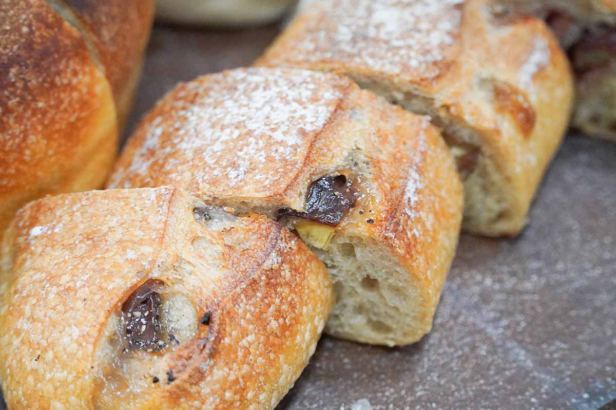 サクッモチッとした食感に驚く「渋皮マロンベーコン」。「カンテレ祭り！2025 よ～いドン！＆とれたてっ！フェス」で販売される「よ〜いドン！セット」より