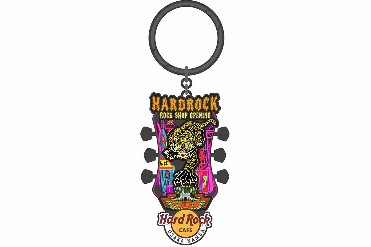 「ハードロックカフェ 大阪なんば ロックショップ」オープニングを記念した「NAMBA Opening Keychain」（2,860円）