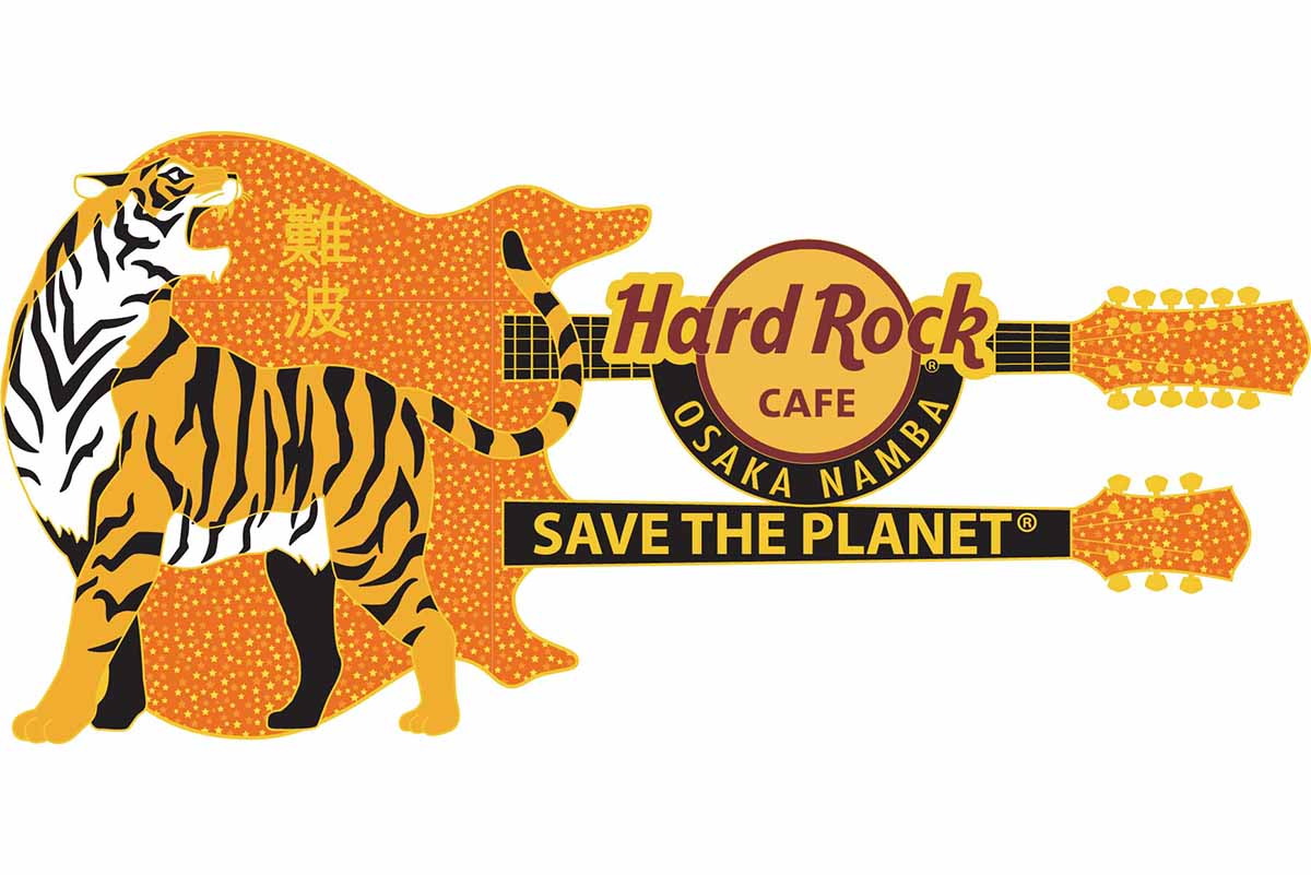「City Guitar Pin」（2,200円）は、「ハードロックカフェ 大阪なんば ロックショップ」限定デザイン