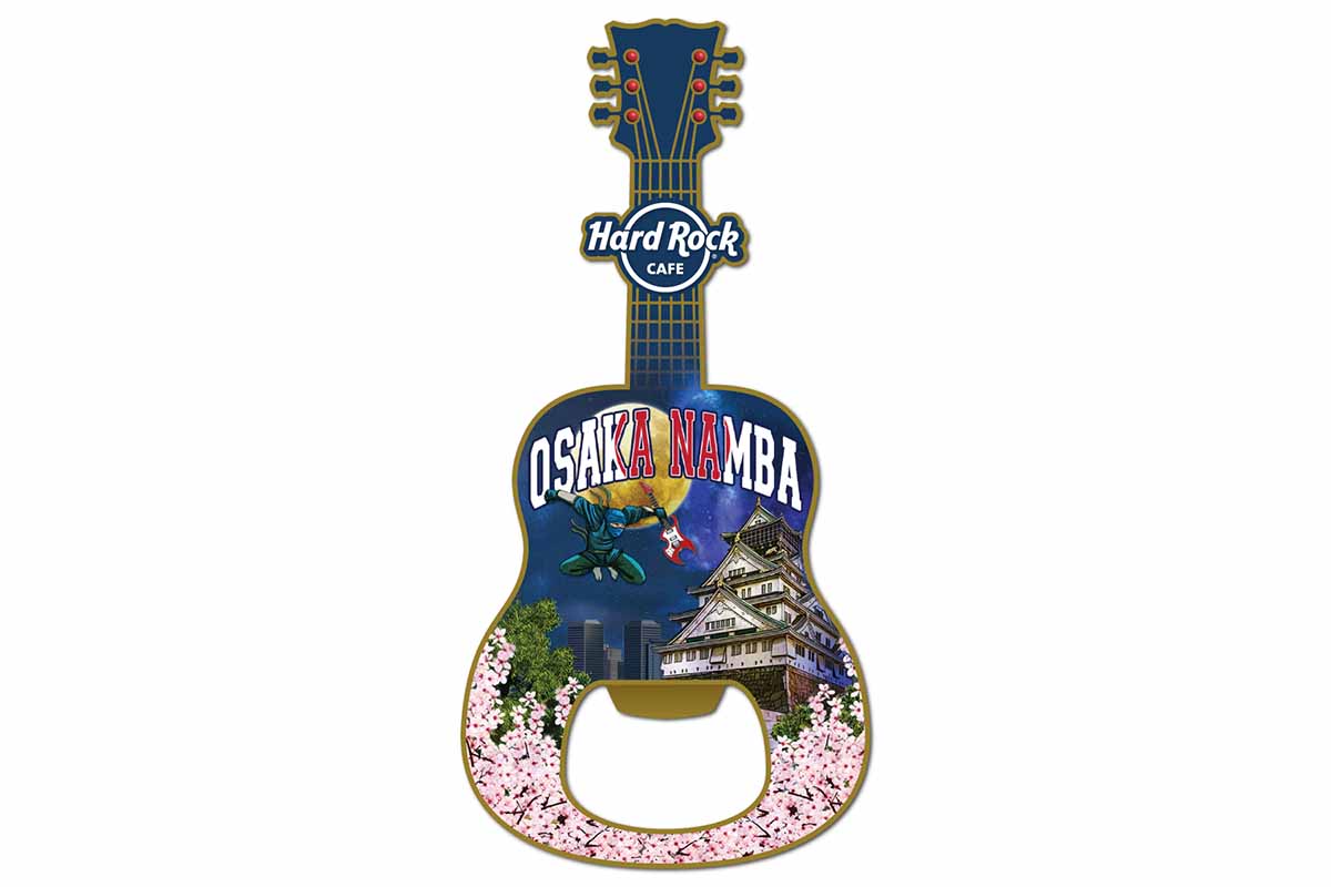 「NAMBA City Opener Magnet」（1,980円）は、「ハードロックカフェ 大阪なんば ロックショップ」で販売